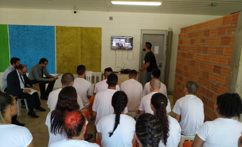 Videoconferências geram economia e agilizam audiências de processos de presos