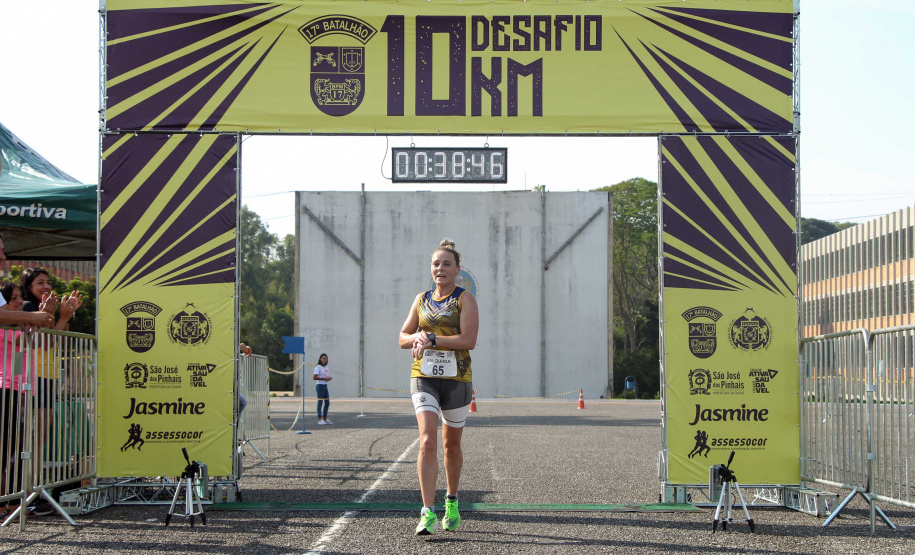 São José dos Pinhais, 03 de novembro de 2019. Desafio 10 KM do 17º BPM. Foto: Chegada da atleta Valquiria, 1ª Colocada feminina da prova.