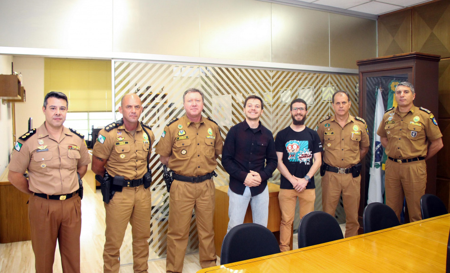 Curitiba, 05 de novembro de 2019. Representantes do Outubro Rosa Curitiba agradecem o apoio da Polícia Militar ao evento