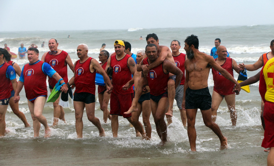 Guaratuba, 05 de janeiro de 2019. Operação Verão Paraná 2018/2019 - 19ª Travessia dos Guarda-Vidas Veteranos