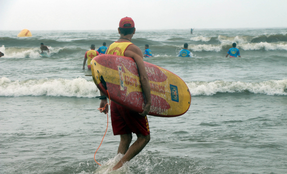 Guaratuba, 05 de janeiro de 2019. Operação Verão Paraná 2018/2019 - 19ª Travessia dos Guarda-Vidas Veteranos