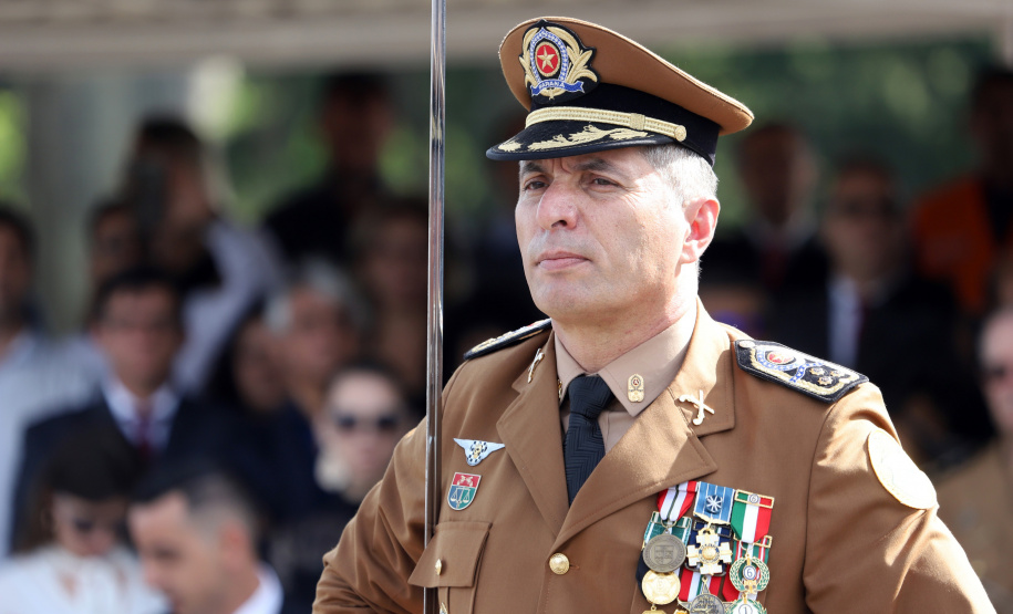 Governador Carlos Massa Ratinho Júnior participa da cerimônia de troca de comando da Polícia Militar do Paraná. O novo camandante-geral é o coronel Péricles de Matos. Ele substitui no cargo a coronel Audilene Dias Rocha.  -  Curitiba, 08/01/2019  -  Foto: José Fernando Ogura/ANPr