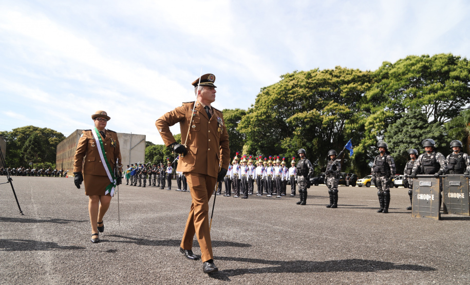 Governador Carlos Massa Ratinho Júnior participa da cerimônia de troca de comando da Polícia Militar do Paraná. O novo camandante-geral é o coronel Péricles de Matos. Ele substitui no cargo a coronel Audilene Dias Rocha.  -  Curitiba, 08/01/2019  -  Foto: José Fernando Ogura/ANPr