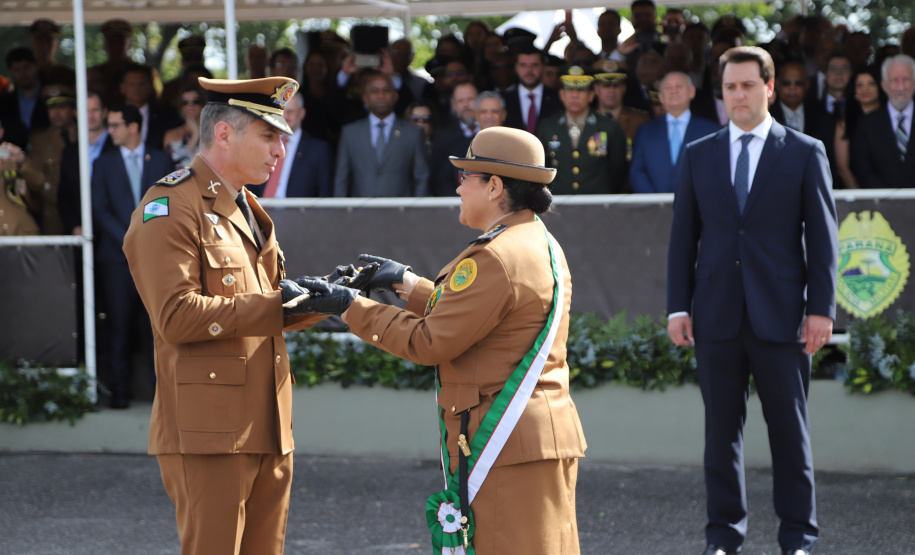 Governador Carlos Massa Ratinho Júnior participa da cerimônia de troca de comando da Polícia Militar do Paraná. O novo camandante-geral é o coronel Péricles de Matos. Ele substitui no cargo a coronel Audilene Dias Rocha.  -  Curitiba, 08/01/2019  -  Foto: José Fernando Ogura/ANPr