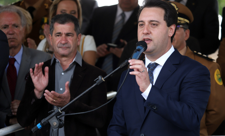 Governador Carlos Massa Ratinho Júnior participa da cerimônia de troca de comando da Polícia Militar do Paraná. O novo camandante-geral é o coronel Péricles de Matos. Ele substitui no cargo a coronel Audilene Dias Rocha.  -  Curitiba, 08/01/2019  -  Foto: José Fernando Ogura/ANPr