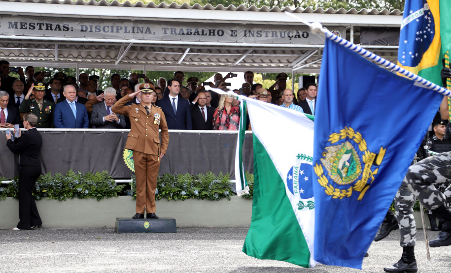 Governador Carlos Massa Ratinho Júnior participa da cerimônia de troca de comando da Polícia Militar do Paraná. O novo camandante-geral é o coronel Péricles de Matos. Ele substitui no cargo a coronel Audilene Dias Rocha.  -  Curitiba, 08/01/2019  -  Foto: José Fernando Ogura/ANPr
