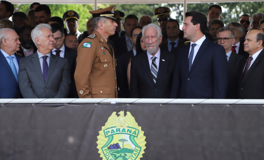 Governador Carlos Massa Ratinho Júnior participa da cerimônia de troca de comando da Polícia Militar do Paraná. O novo camandante-geral é o coronel Péricles de Matos. Ele substitui no cargo a coronel Audilene Dias Rocha.  -  Curitiba, 08/01/2019  -  Foto: José Fernando Ogura/ANPr