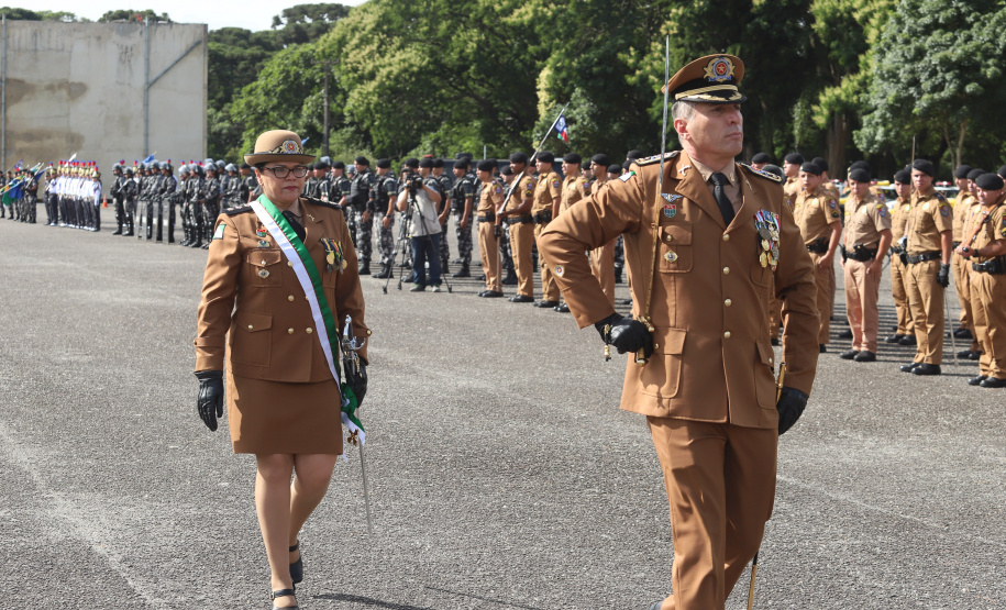 Governador Carlos Massa Ratinho Júnior participa da cerimônia de troca de comando da Polícia Militar do Paraná. O novo camandante-geral é o coronel Péricles de Matos. Ele substitui no cargo a coronel Audilene Dias Rocha.  -  Curitiba, 08/01/2019  -  Foto: Rodrigo Félix Leal