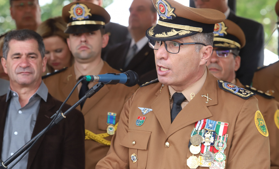 Governador Carlos Massa Ratinho Júnior participa da cerimônia de troca de comando da Polícia Militar do Paraná. O novo camandante-geral é o coronel Péricles de Matos. Ele substitui no cargo a coronel Audilene Dias Rocha.  -  Curitiba, 08/01/2019  -  Foto: Rodrigo Félix Leal