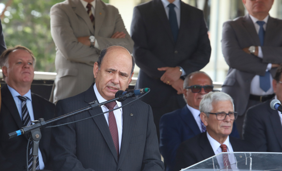 Governador Carlos Massa Ratinho Júnior participa da cerimônia de troca de comando da Polícia Militar do Paraná. O novo camandante-geral é o coronel Péricles de Matos. Ele substitui no cargo a coronel Audilene Dias Rocha.  -  Curitiba, 08/01/2019  -  Foto: Rodrigo Félix Leal