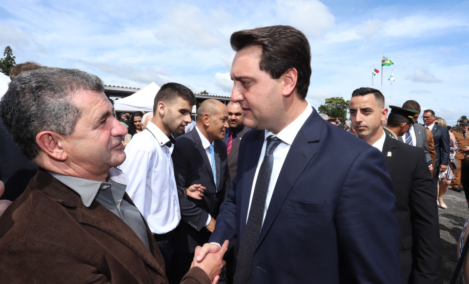 Governador Carlos Massa Ratinho Júnior participa da cerimônia de troca de comando da Polícia Militar do Paraná. O novo camandante-geral é o coronel Péricles de Matos. Ele substitui no cargo a coronel Audilene Dias Rocha.  -  Curitiba, 08/01/2019  -  Foto: Rodrigo Félix Leal
