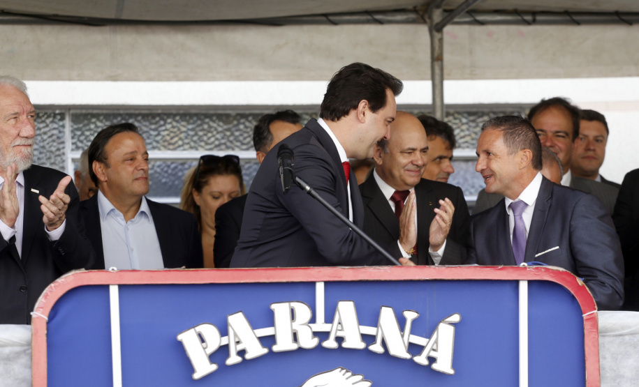 O governador Carlos Massa Ratinho Junior participa da solenidade de troca de comando do Corpo de Bombeiros do Paraná. O coronel Samuel Prestes assume o comando, em substituição ao coronel Antônio Carlos de Morais, que ocupava interinamente o cargo.  -  Curitiba, 21/01/2019  -  Foto: Arnaldo Alves/ANPr