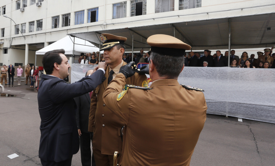 O governador Carlos Massa Ratinho Junior participa da solenidade de troca de comando do Corpo de Bombeiros do Paraná. O coronel Samuel Prestes assume o comando, em substituição ao coronel Antônio Carlos de Morais, que ocupava interinamente o cargo.  -  Curitiba, 21/01/2019  -  Foto: Arnaldo Alves/ANPr