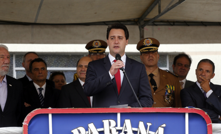 O governador Carlos Massa Ratinho Junior participa da solenidade de troca de comando do Corpo de Bombeiros do Paraná. O coronel Samuel Prestes assume o comando, em substituição ao coronel Antônio Carlos de Morais, que ocupava interinamente o cargo.  -  Curitiba, 21/01/2019  -  Foto: Arnaldo Alves/ANPr