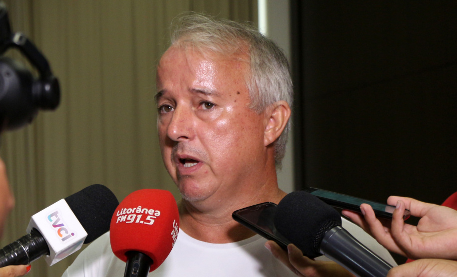 A temporada de verão no Paraná fechou os primeiros 30 dias e os serviços do Governo do Estado foram marcantes ao proporcionarem mais segurança, alternativas de lazer e serviços gratuitos ao veranista. Na foto, o Coordenador de Fiscalização pleo IAP na Operação Verão Paraná 2018/2019, Paulo Kurzlop. - Litoral do Paraná, Operação Verão, 22/01/2019  -  Foto: Divulgação PMPR