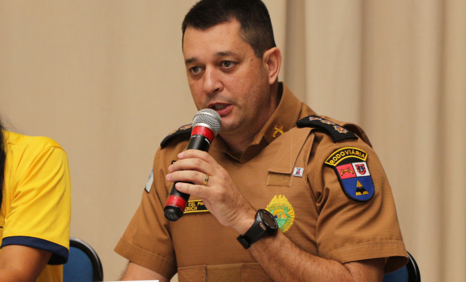 A temporada de verão no Paraná fechou os primeiros 30 dias e os serviços do Governo do Estado foram marcantes ao proporcionarem mais segurança, alternativas de lazer e serviços gratuitos ao veranista. Na foto, o te.coronel Erich Wagner Osternac, da Polícia Rodoviária. - Litoral do Paraná, Operação Verão, 22/01/2019  -  Foto: Divulgação PMPR