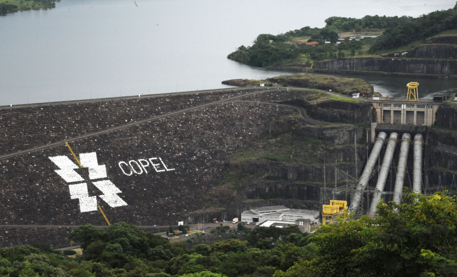 A Coordenadoria de Proteção e Defesa Civil do Paraná elaborou um modelo de Plano de Contingência Municipal de Barragens para orientar gestores das cidades incluídas em áreas de impacto direto em caso de acidentes de barragens. A iniciativa é pioneira no Brasil. Integram a lista 65 municípios paranaenses, que abrigam barragens para uso de geração de energia.   -  Curitiba, 01/02/2019  -  Foto:  Dani Catisti/Copel