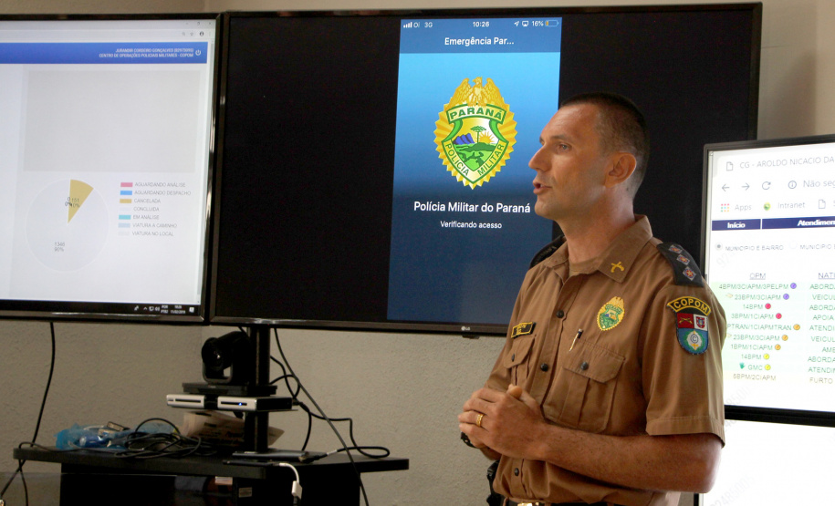 a Polícia Militar do Paraná lançou o APP 190 ? Emergência Paraná para o sistema iOS e também divulgou um balanço dos quatro meses de funcionamento do aplicativo, que está em uso em Curitiba e Região Metropolitana na versão para Android, lançada no início de outubro do ano passado. Na foto, o capitão Claudio Prus. -  Curitiba, 11/02/2019  -  Foto: Soldado Priscilla Carvalho