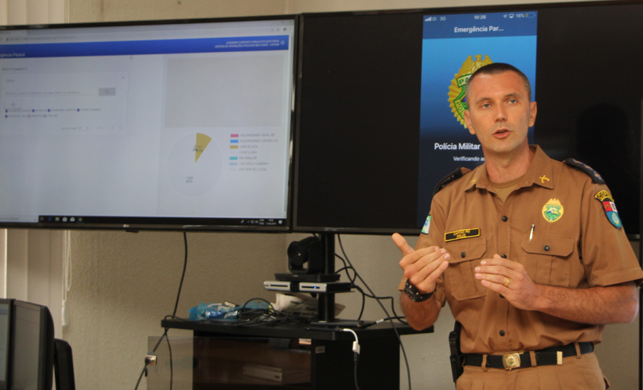 a Polícia Militar do Paraná lançou o APP 190 ? Emergência Paraná para o sistema iOS e também divulgou um balanço dos quatro meses de funcionamento do aplicativo, que está em uso em Curitiba e Região Metropolitana na versão para Android, lançada no início de outubro do ano passado. Na foto, o capitão Claudio Prus. -  Curitiba, 11/02/2019  -  Foto: Soldado Priscilla Carvalho