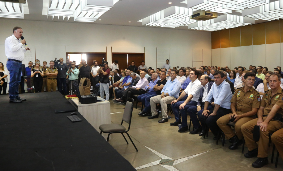 O governador Carlos Massa Ratinho Jr entregou nesta sexta(22) novas viaturas, aparelhos etolométricos e coletes balísticos às unidades da Polícia Militar que pertencem ao 2 Comando Regional - Londrina e região. Londrina,22/02/2019 Foto:Jaelson Lucas / ANPr