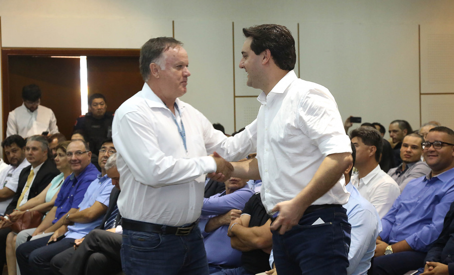 O governador Carlos Massa Ratinho Jr entregou nesta sexta(22) novas viaturas, aparelhos etolométricos e coletes balísticos às unidades da Polícia Militar que pertencem ao 2 Comando Regional - Londrina e região. Londrina,22/02/2019 Foto:Jaelson Lucas / ANPr