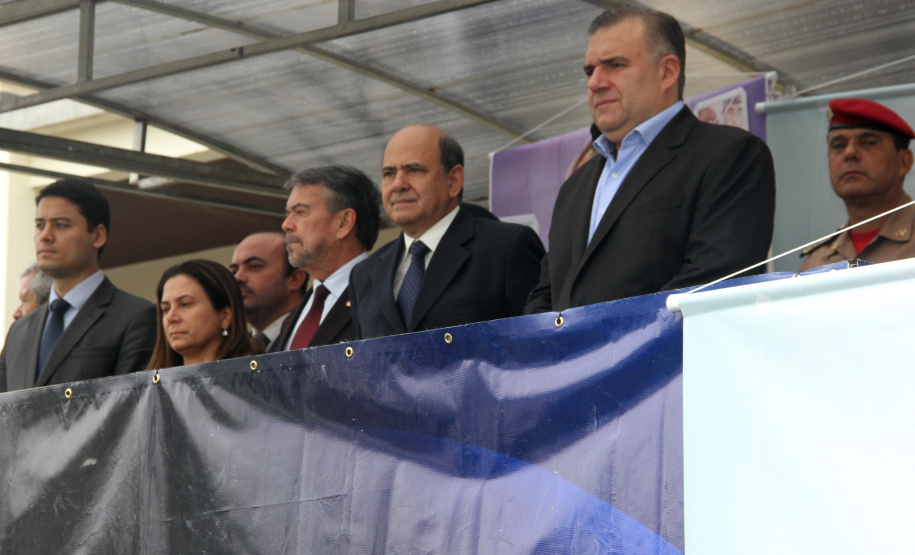 Os secretários estaduais da Justiça, Família e Trabalho, Ney Leprevost, e da Segurança Pública, Luiz Felipe Kraemer Carbonell, lançaram nesta quinta-feira (28) a primeira fase da Força-Tarefa Infância Segura no Quartel do Comando Geral da Polícia Militar, em Curitiba. O evento contou com a participação de alunos do Colégio da Polícia Militar, do Colégio da Vila Militar e o Colégio Estadual Mario Brandão de Piraquara.  -  Curitiba, 28/02/2019  -  Foto: Divulgação SEJU