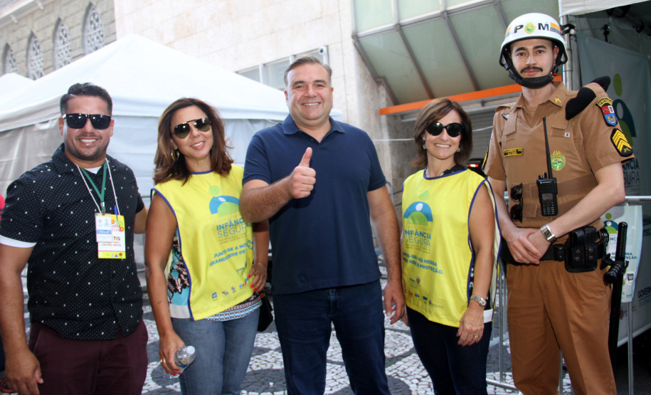 A primeira ação da Força-Tarefa Infância Segura ocorreu durante o Carnaval, com ações em Curitiba e Litoral do Paraná, garantindo a diversão dos filhos e a tranquilidade dos pais