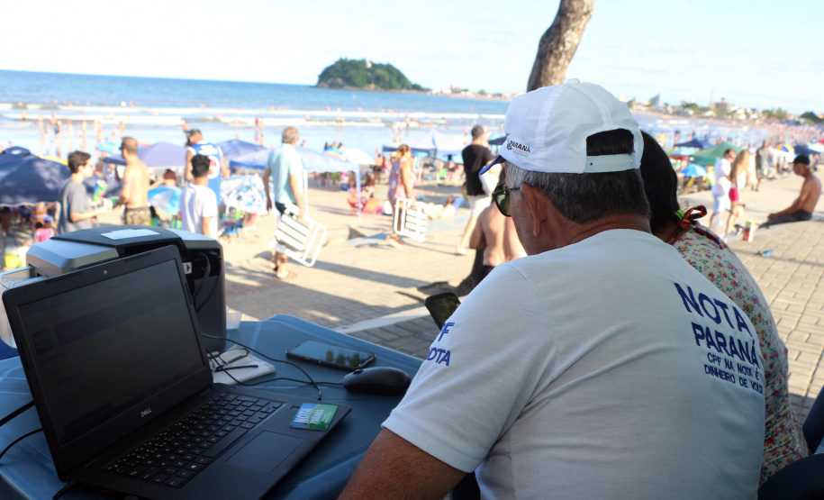 O Carnaval 2019 no Litoral do estado foi repleto de opções de lazer e de serviços gratuitos para os veranistas durante o feriado prolongado. Na área de segurança pública, houve redução dos casos de furtos (10%) e mais encaminhamentos (37,50%) por conta do aumento de abordagens (63,67%).  -  Litoral do Paraná, 05/03/2019  -  Foto: PMPR