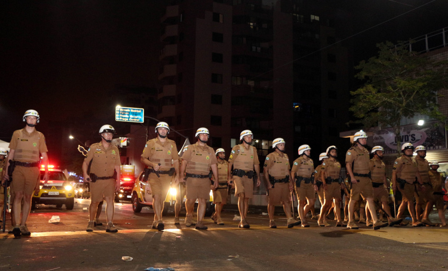 O Carnaval 2019 no Litoral do estado foi repleto de opções de lazer e de serviços gratuitos para os veranistas durante o feriado prolongado. Na área de segurança pública, houve redução dos casos de furtos (10%) e mais encaminhamentos (37,50%) por conta do aumento de abordagens (63,67%).  -  Litoral do Paraná, 05/03/2019  -  Foto: PMPR