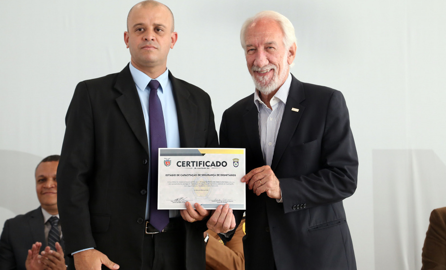 Solenidade PmGovernador em exercicio Darci PianaFoto Gilson Abreu