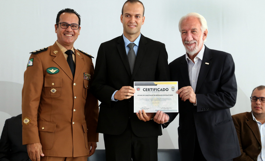 Solenidade PmGovernador em exercicio Darci PianaFoto Gilson Abreu