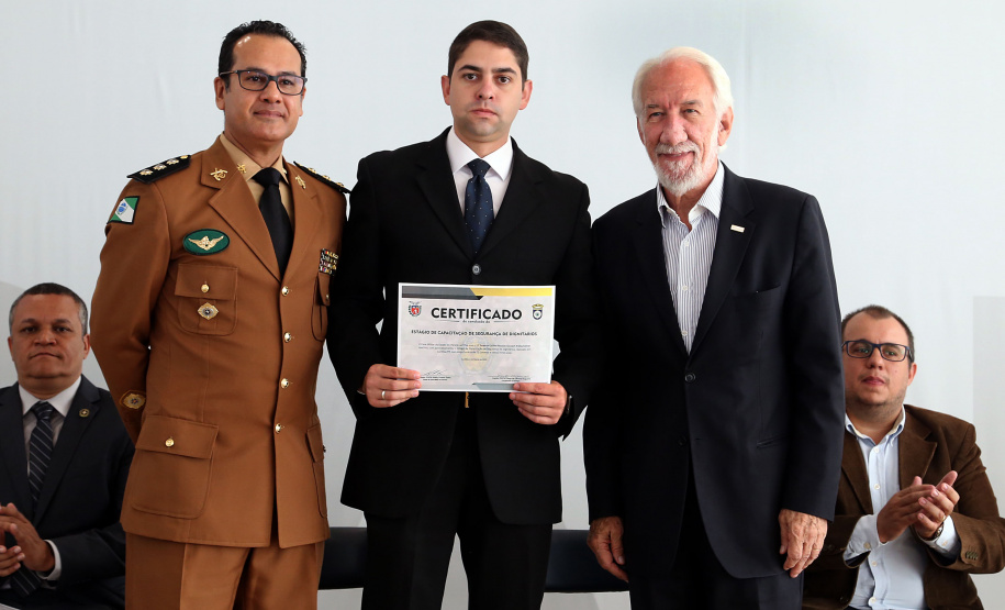 Solenidade PmGovernador em exercicio Darci PianaFoto Gilson Abreu