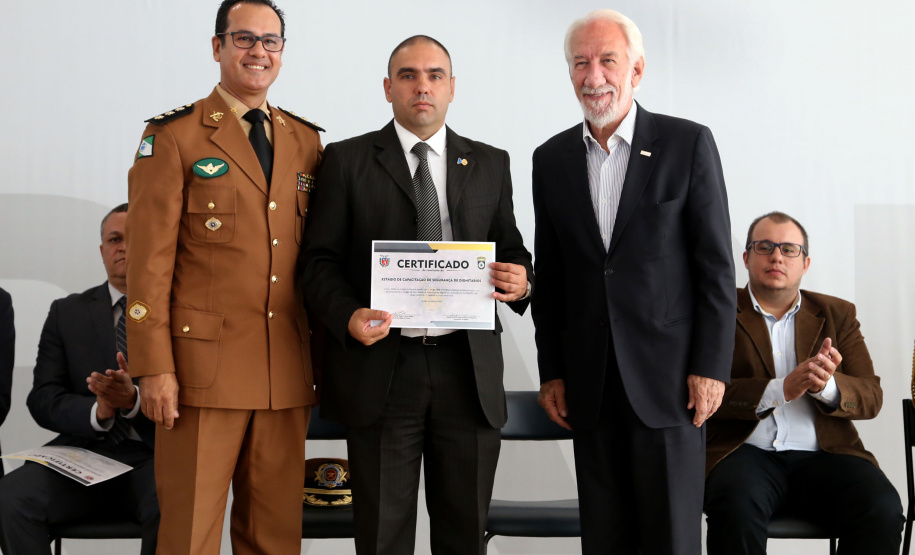 Solenidade PmGovernador em exercicio Darci PianaFoto Gilson Abreu