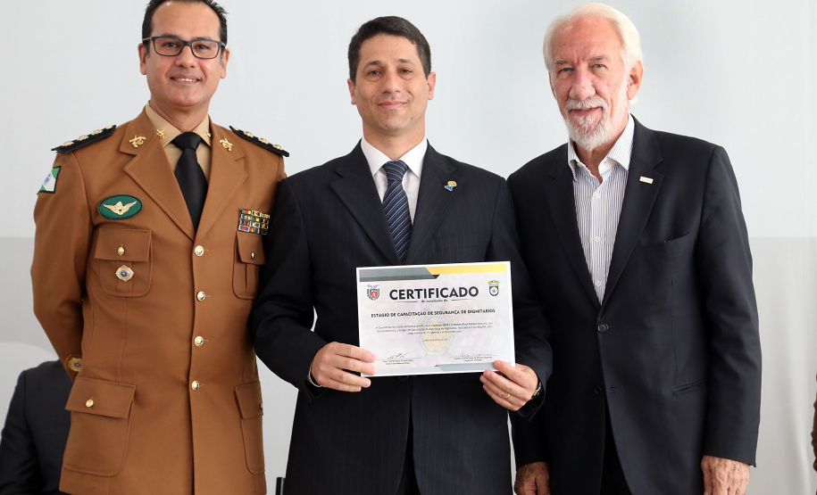 Solenidade PmGovernador em exercicio Darci PianaFoto Gilson Abreu