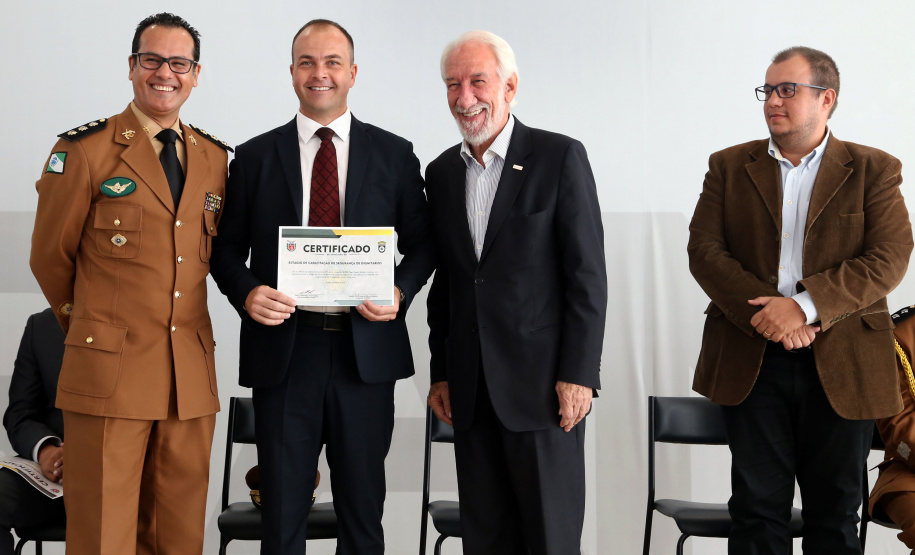 Solenidade PmGovernador em exercicio Darci PianaFoto Gilson Abreu