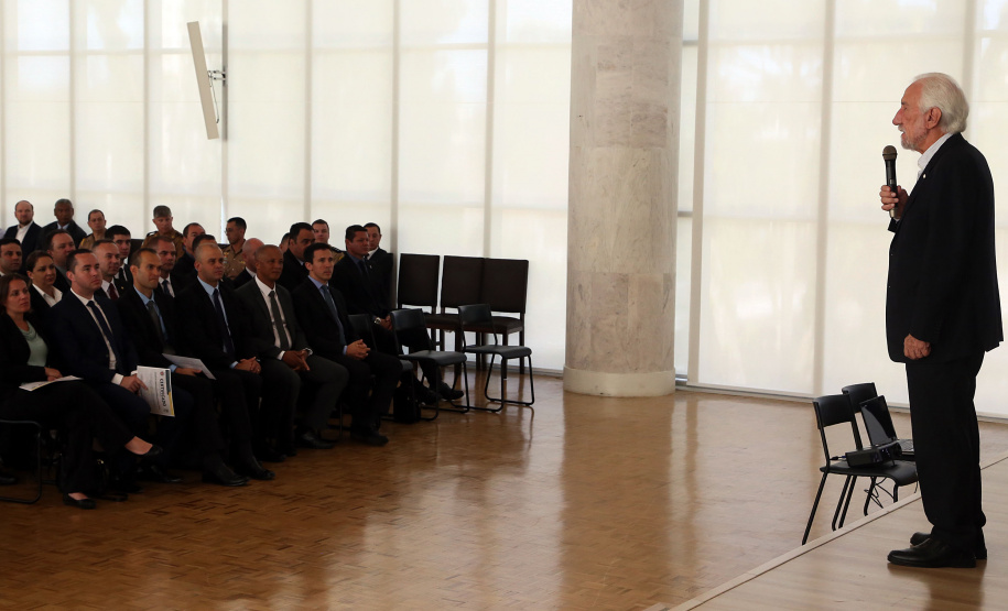 Solenidade PmGovernador em exercicio Darci PianaFoto Gilson Abreu