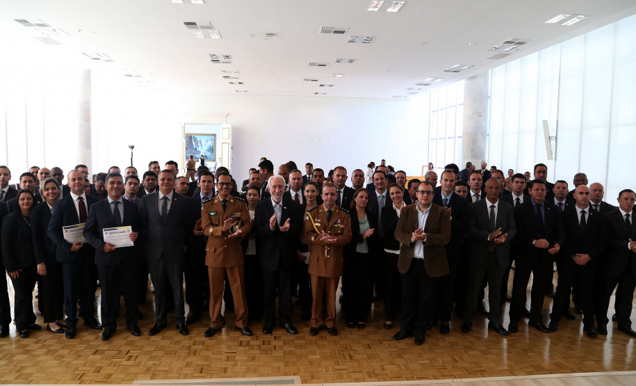 Solenidade PmGovernador em exercicio Darci PianaFoto Gilson Abreu