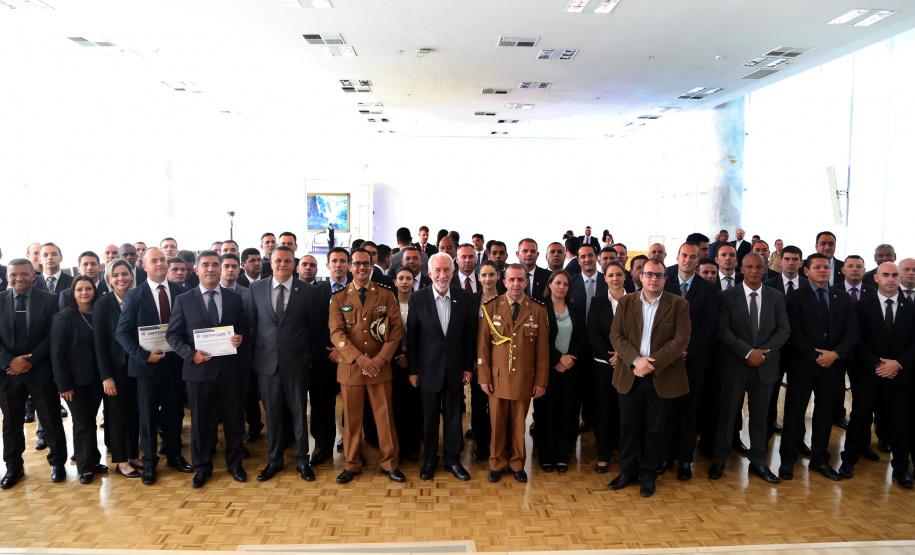 Solenidade PmGovernador em exercicio Darci PianaFoto Gilson Abreu