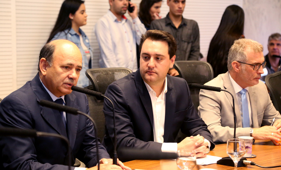 Governador Carlos Massa Ratinho Jr acompanha o balanço da operação verão junto com o secretário de segurança general Luiz Felipe Carbonell.Foto de Gilson Abreu/ANPr14.03.2019