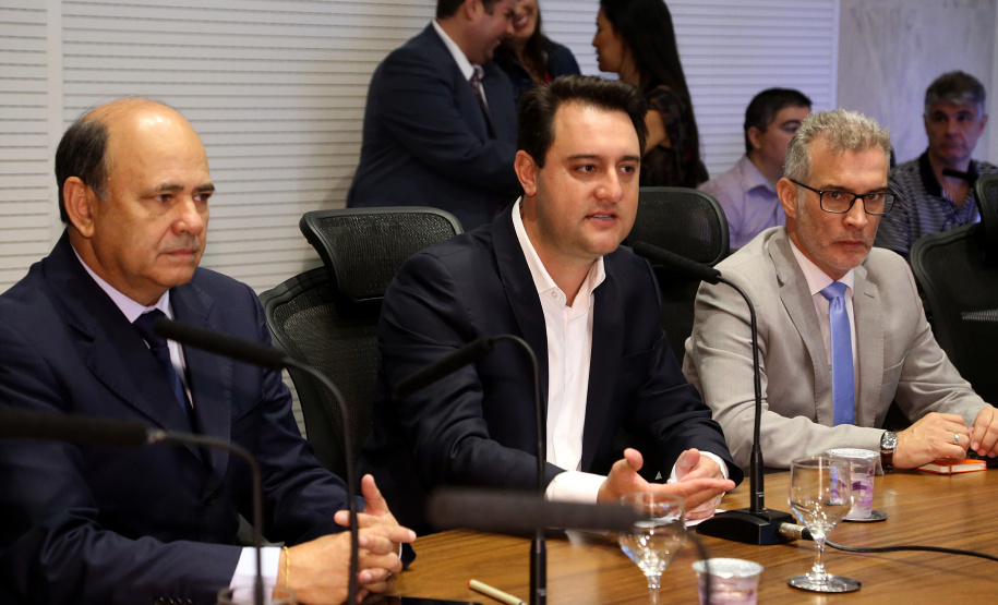 Governador Carlos Massa Ratinho Jr acompanha o balanço da operação verão junto com o secretário de segurança general Luiz Felipe Carbonell.Foto de Gilson Abreu/ANPr14.03.2019