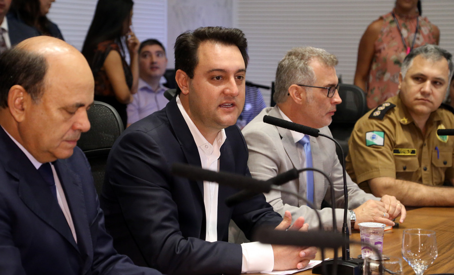 Governador Carlos Massa Ratinho Jr acompanha o balanço da operação verão junto com o secretário de segurança general Luiz Felipe Carbonell.Foto de Gilson Abreu/ANPr14.03.2019