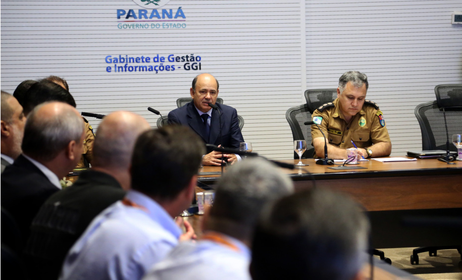 Governador Carlos Massa Ratinho Jr acompanha o balanço da operação verão junto com o secretário de segurança general Luiz Felipe Carbonell.Foto de Gilson Abreu/ANPr14.03.2019