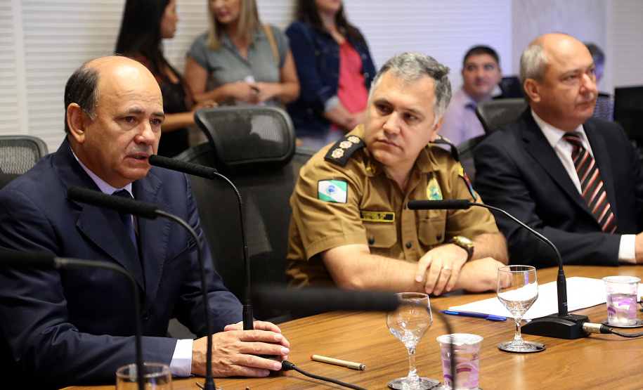 Governador Carlos Massa Ratinho Jr acompanha o balanço da operação verão junto com o secretário de segurança general Luiz Felipe Carbonell.Foto de Gilson Abreu/ANPr14.03.2019