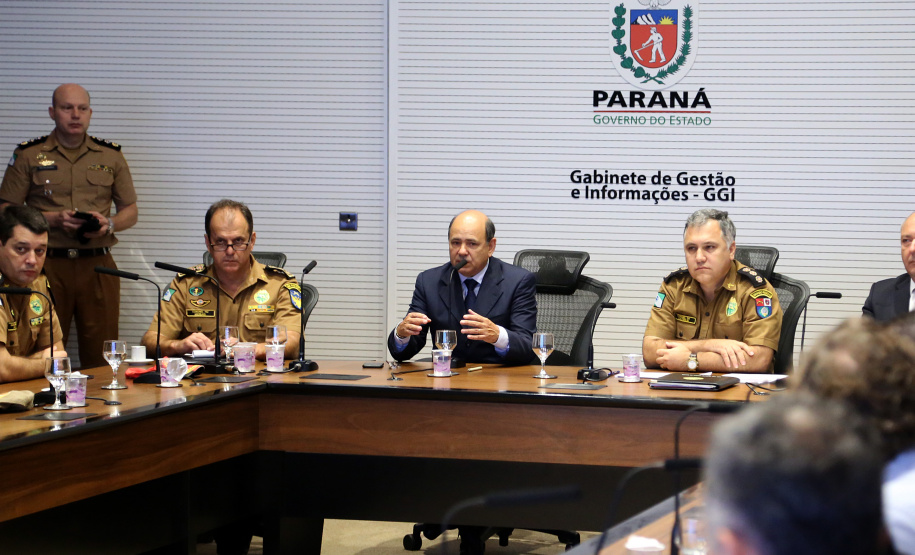 Governador Carlos Massa Ratinho Jr acompanha o balanço da operação verão junto com o secretário de segurança general Luiz Felipe Carbonell.Foto de Gilson Abreu/ANPr14.03.2019