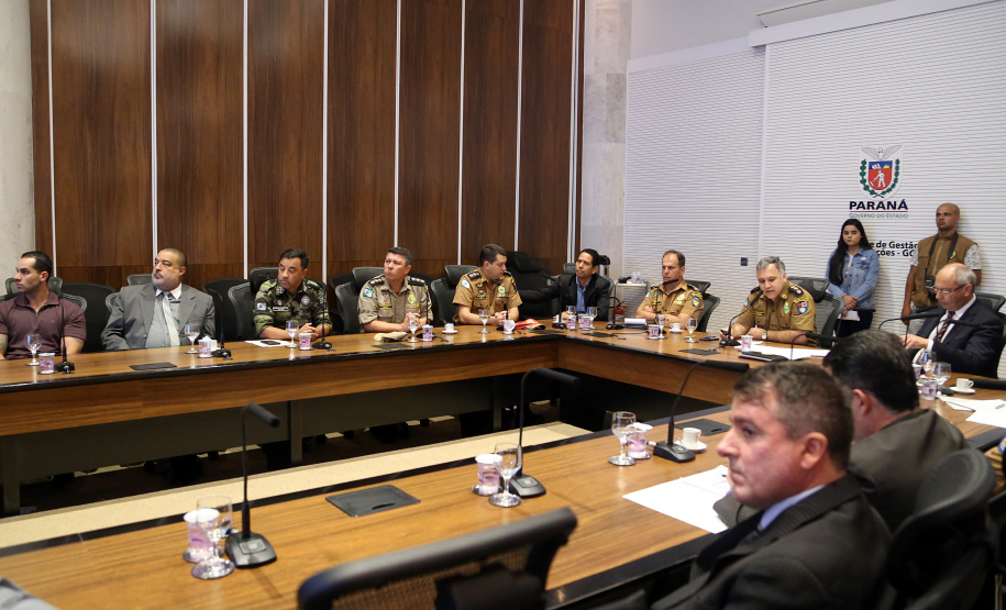 Governador Carlos Massa Ratinho Jr acompanha o balanço da operação verão junto com o secretário de segurança general Luiz Felipe Carbonell.Foto de Gilson Abreu/ANPr14.03.2019