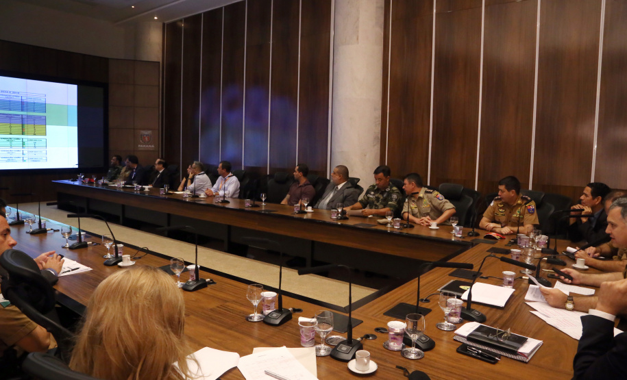 Governador Carlos Massa Ratinho Jr acompanha o balanço da operação verão junto com o secretário de segurança general Luiz Felipe Carbonell.Foto de Gilson Abreu/ANPr14.03.2019