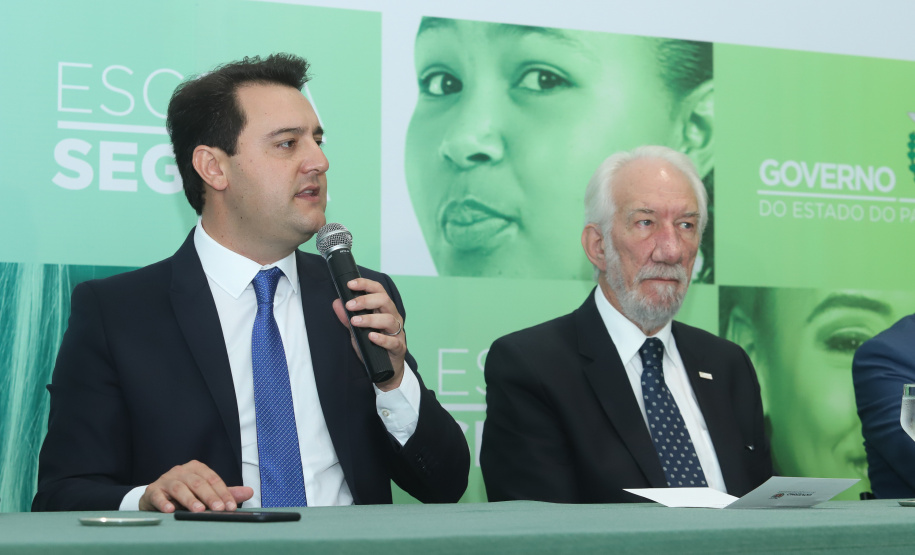 O governador Carlos Massa Ratinho Junior lançou nesta sexta-feira (15) o programa Escola Segura, que prevê uma série de medidas preventivas e protetivas de segurança que serão executadas na rede estadual de ensino. Curitiba,15/03/2019 Foto: Rodrigo Félix Leal/ANPr