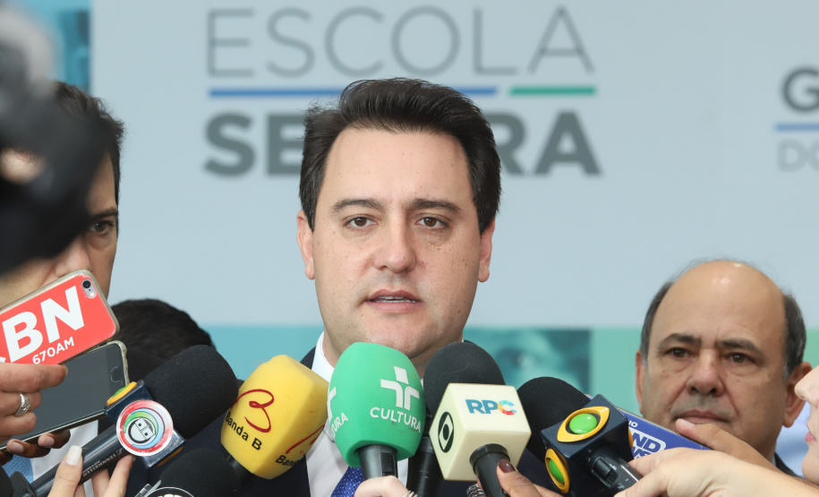 O governador Carlos Massa Ratinho Junior lançou nesta sexta-feira (15) o programa Escola Segura, que prevê uma série de medidas preventivas e protetivas de segurança que serão executadas na rede estadual de ensino. Curitiba,15/03/2019 Foto: Rodrigo Félix Leal/ANPr