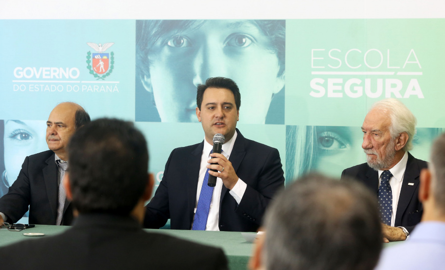 O governador Carlos Massa Ratinho Junior lançou nesta sexta-feira (15) o programa Escola Segura, que prevê uma série de medidas preventivas e protetivas de segurança que serão executadas na rede estadual de ensino. Curitiba,15/03/2019 Foto: Jaelson Lucas / ANPr