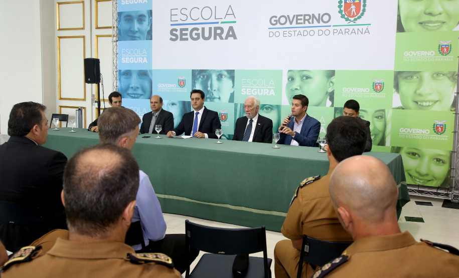 O governador Carlos Massa Ratinho Junior lançou nesta sexta-feira (15) o programa Escola Segura, que prevê uma série de medidas preventivas e protetivas de segurança que serão executadas na rede estadual de ensino. Curitiba,15/03/2019 Foto: Jaelson Lucas / ANPr